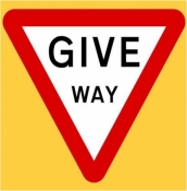 Give Way High Visibility Sign (501)